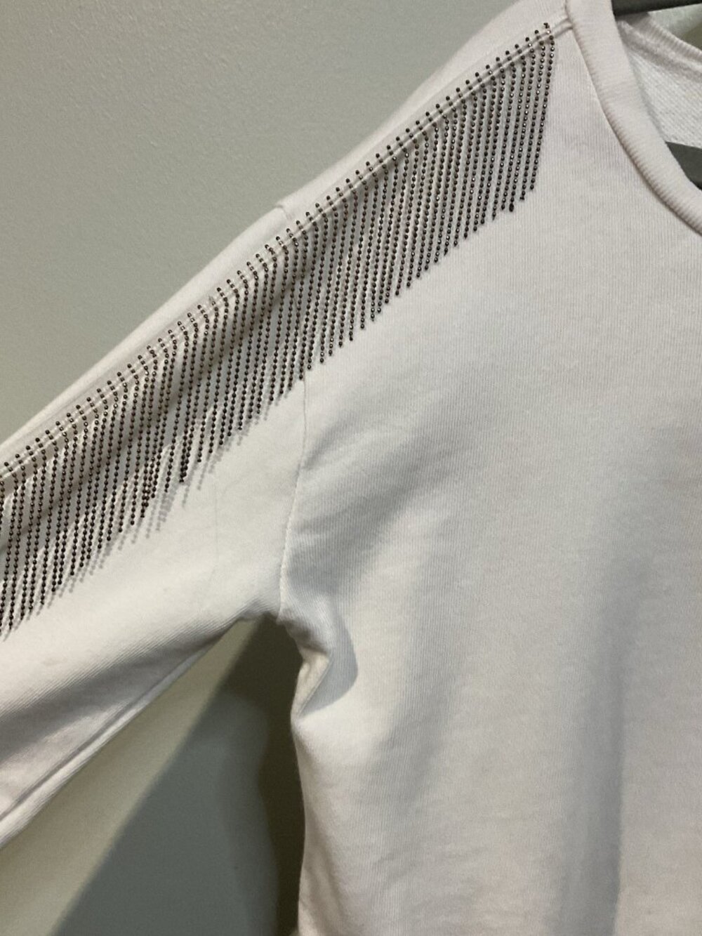 White Long Sleeve Top Shirt Sweatshirt Rhinestone Metal Bead Fringe Sz S 7/8 - Picture 3 of 10